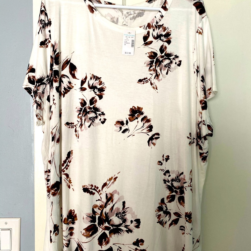 Maurices flowered top NWT